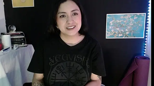 Snapshot of AbsentaVert chatting on May 11, 1:07 am AbsentaVert online show from May 11, 1:07 am