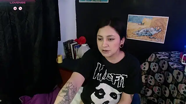 Snapshot of AbsentaVert chatting on November 27, 12:33 am AbsentaVert online show from November 27, 12:33 am