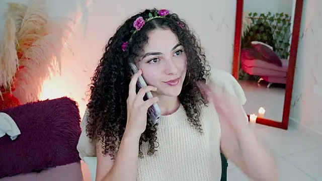 Snapshot of merida_bell18 chatting on April 30, 8:16 pm merida bell18 online show from April 30, 8:16 pm