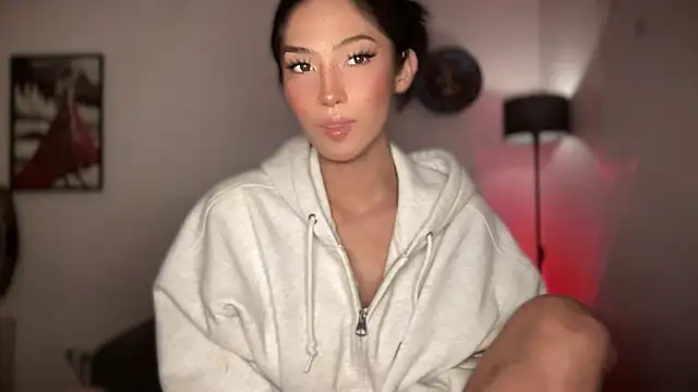 Bella Gordon online show from May 13, 3:57 am