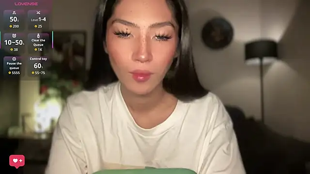 Snapshot of Bella_Gordon chatting on July 30, 8:24 am Bella Gordon online show from July 30, 8:24 am