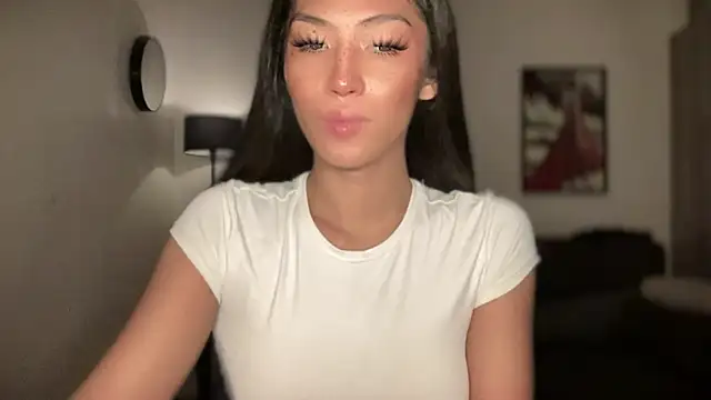 Bella Gordon online show from June 18, 4:33 am