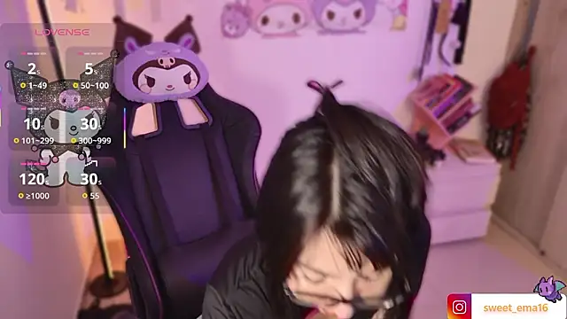 Snapshot of Loving_Ema_1 chatting on February 4, 6:25 pm Loving Ema 1 online show from February 4, 6:25 pm