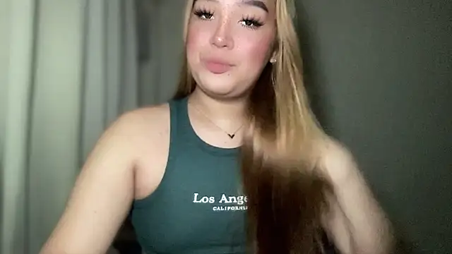 Snapshot of MissCataleyaxxx chatting on January 30, 2:27 am MissCataleyaxxx online show from January 30, 2:27 am