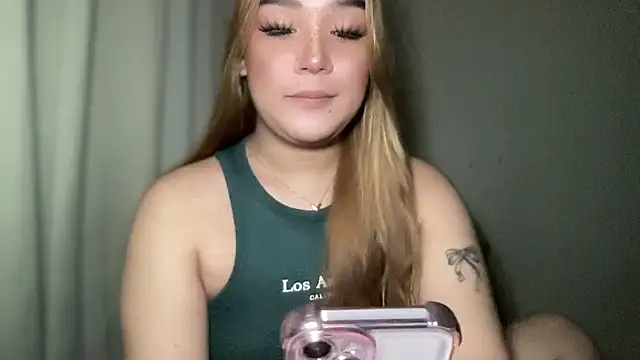 Snapshot of MissCataleyaxxx chatting on January 28, 12:00 pm MissCataleyaxxx online show from January 28, 12:00 pm