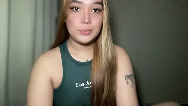 Snapshot of MissCataleyaxxx chatting on February 5, 1:47 am MissCataleyaxxx online show from February 5, 1:47 am