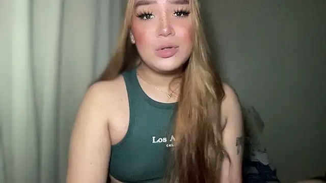Snapshot of MissCataleyaxxx chatting on January 28, 1:08 am MissCataleyaxxx online show from January 28, 1:08 am