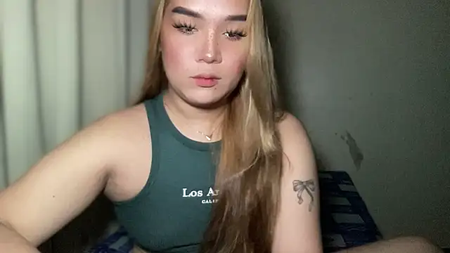 Snapshot of MissCataleyaxxx chatting on February 6, 4:10 am MissCataleyaxxx online show from February 6, 4:10 am