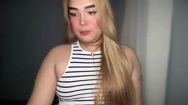 Snapshot of MissCataleyaxxx chatting on October 12, 1:18 am MissCataleyaxxx online show from October 12, 1:18 am