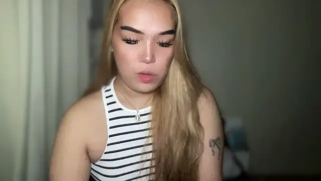 Snapshot of MissCataleyaxxx chatting on March 23, 3:54 am MissCataleyaxxx online show from March 23, 3:54 am