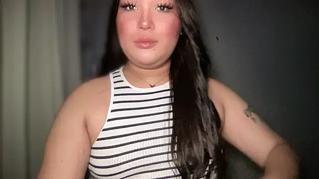 Snapshot of MissCataleyaxxx chatting on November 28, 12:33 am MissCataleyaxxx online show from November 28, 12:33 am