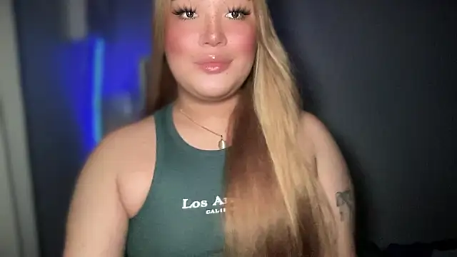 Snapshot of MissCataleyaxxx chatting on September 23, 1:12 am MissCataleyaxxx online show from September 23, 1:12 am