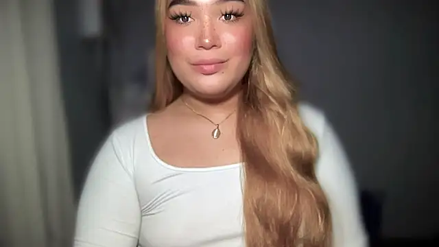 Snapshot of MissCataleyaxxx chatting on September 21, 5:23 am MissCataleyaxxx online show from September 21, 5:23 am