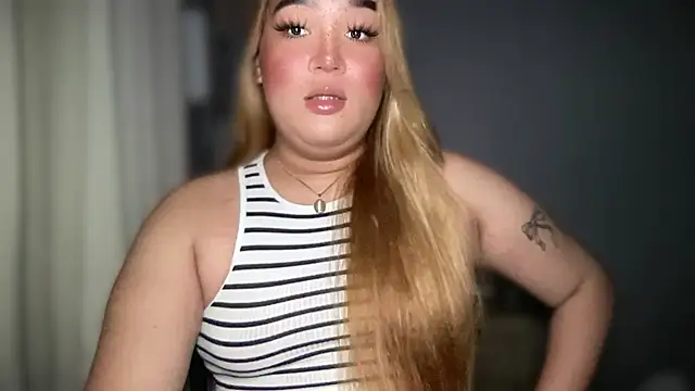 Snapshot of MissCataleyaxxx chatting on November 3, 12:49 am MissCataleyaxxx online show from November 3, 12:49 am