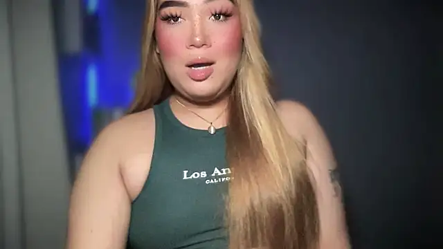 Snapshot of MissCataleyaxxx chatting on September 20, 12:48 am MissCataleyaxxx online show from September 20, 12:48 am