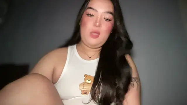 Snapshot of MissCataleyaxxx chatting on November 25, 1:06 am MissCataleyaxxx online show from November 25, 1:06 am