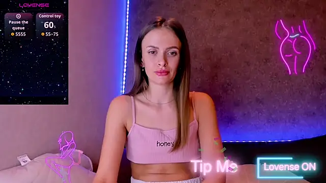 Snapshot of madina_taher chatting on October 5, 9:38 pm madina taher online show from October 5, 9:38 pm