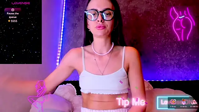 madina taher online show from March 4, 11:23 pm