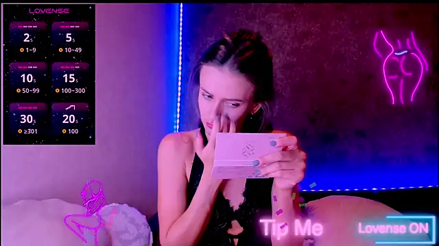 madina taher online show from December 18, 11:25 am