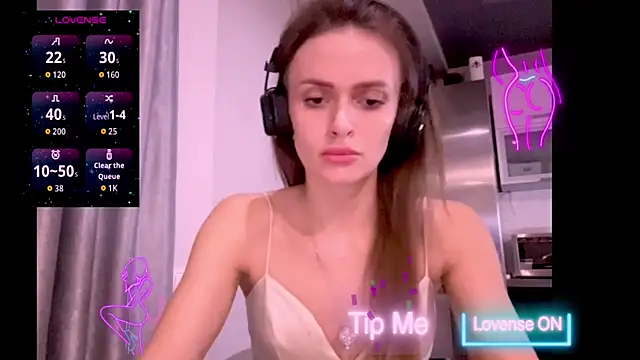 Snapshot of madina_taher chatting on November 26, 3:45 pm madina taher online show from November 26, 3:45 pm