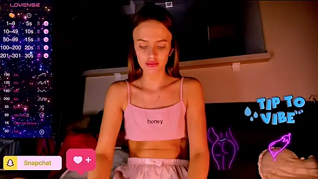 Snapshot of madina_taher chatting on February 24, 10:36 pm madina taher online show from February 24, 10:36 pm