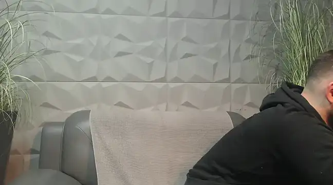 Antoniodiamond online show from February 11, 8:10 pm