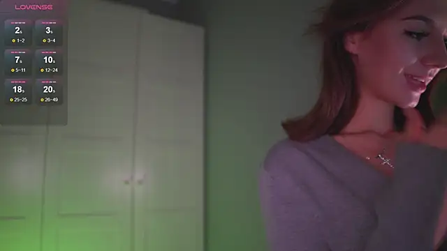 -JuicyMolly- online show from October 28, 4:28 pm