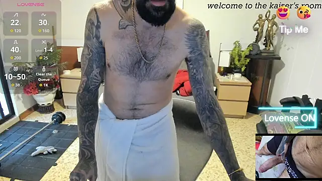 kaiser679  online show from April 13, 9:30 pm