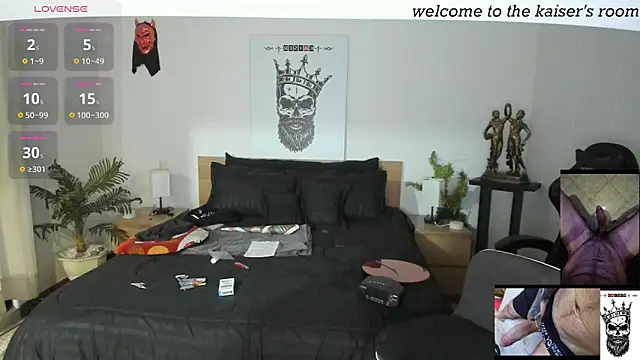 kaiser679  online show from December 2, 10:11 pm