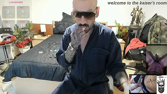 kaiser679  online show from December 15, 12:38 am