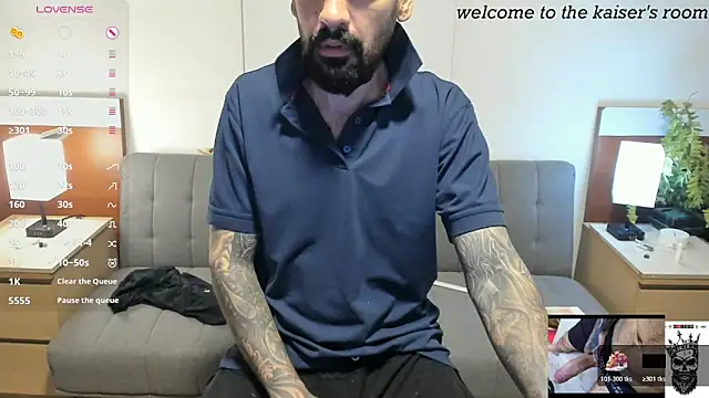 kaiser679  online show from March 29, 1:18 am