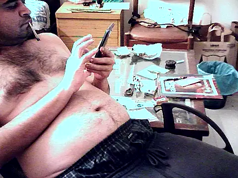 Snapshot of aksxi1 chatting on November 11, 11:27 am aksxi1 online show from November 11, 11:27 am