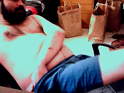 Snapshot of aksxi1 chatting on January 10, 5:58 am aksxi1 online show from January 10, 5:58 am