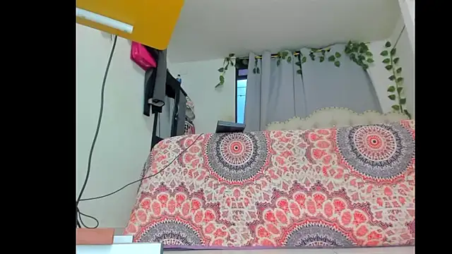 Snapshot of khalyn_jenner chatting on November 26, 10:32 pm khalyn jenner online show from November 26, 10:32 pm