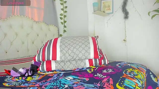 Snapshot of khalyn_jenner chatting on September 12, 10:20 pm khalyn jenner online show from September 12, 10:20 pm