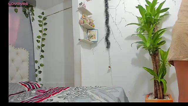 Snapshot of khalyn_jenner chatting on October 4, 8:32 pm khalyn jenner online show from October 4, 8:32 pm