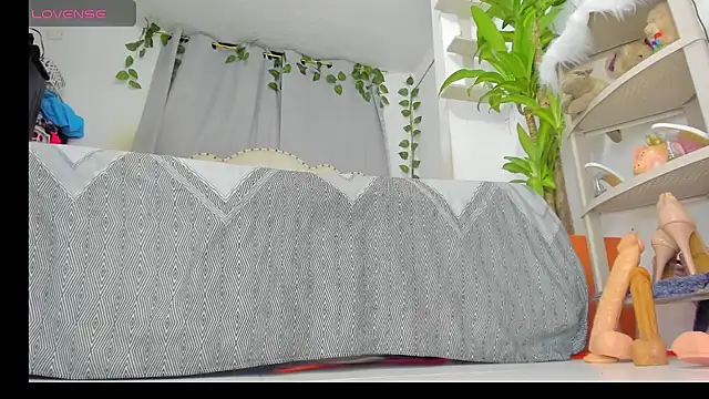 Snapshot of khalyn_jenner chatting on October 21, 11:26 pm khalyn jenner online show from October 21, 11:26 pm