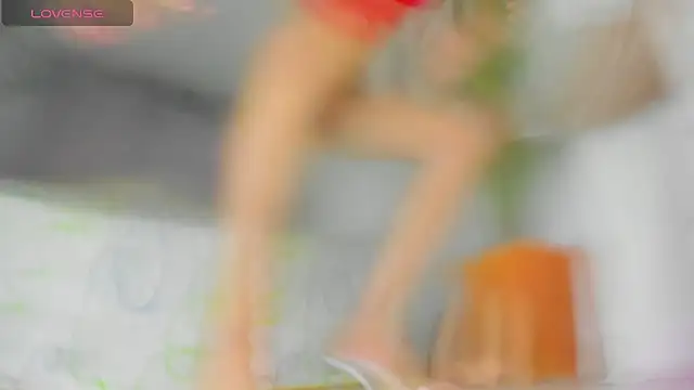 Snapshot of khalyn_jenner chatting on September 30, 10:05 pm khalyn jenner online show from September 30, 10:05 pm