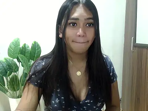 pinay sofia online show from May 22, 2:15 pm