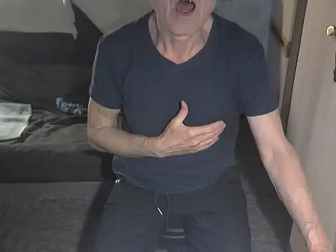 kiam471 online show from April 7, 10:33 pm