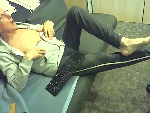 kiam471 online show from February 25, 6:41 pm