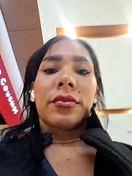 Doll Loren online show from June 9, 4:30 pm