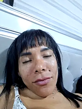 Snapshot of Doll_Loren chatting on March 8, 2:01 am Doll Loren online show from March 8, 2:01 am