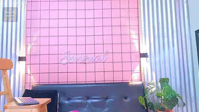 mensia hernandz online show from March 14, 1:28 pm