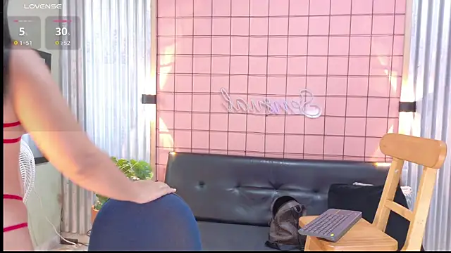 Snapshot of mensia_hernandz chatting on October 16, 1:19 pm mensia hernandz online show from October 16, 1:19 pm