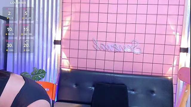 mensia hernandz online show from December 20, 1:25 pm