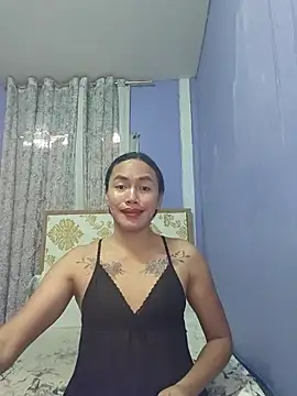 Snapshot of lady_kim_boner chatting on November 9, 5:00 am lady kim boner online show from November 9, 5:00 am