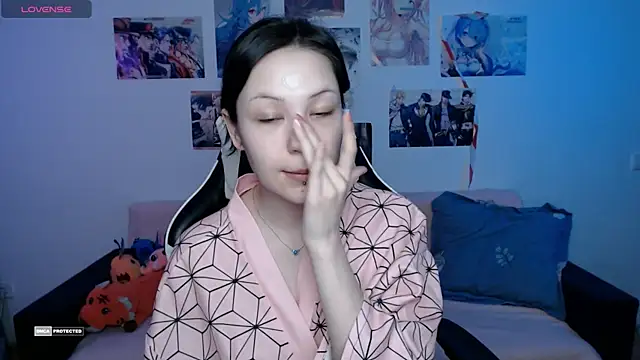 Snapshot of HugoMin chatting on December 21, 9:25 pm HugoMin online show from December 21, 9:25 pm