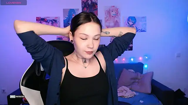 Snapshot of HugoMin chatting on January 6, 12:48 am HugoMin online show from January 6, 12:48 am