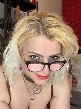 Maria Texas online show from April 2, 8:04 pm